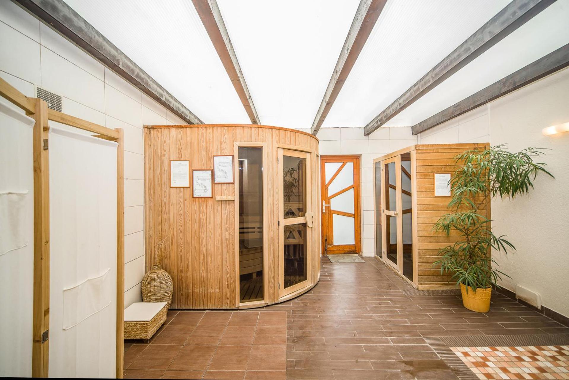 Hotel Piroska Buk Luaran gambar
