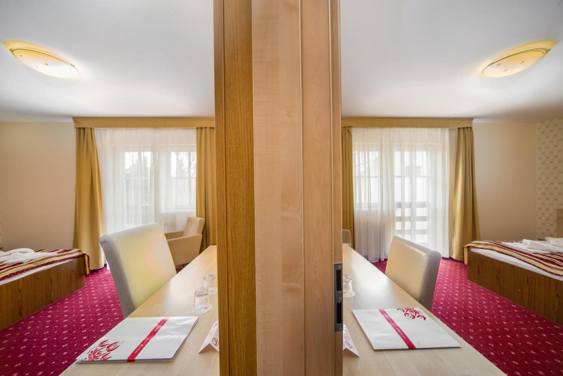 Hotel Piroska Buk Luaran gambar