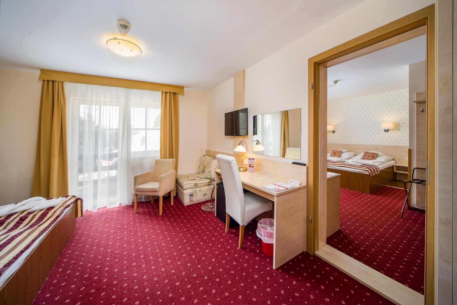 Hotel Piroska Buk Luaran gambar