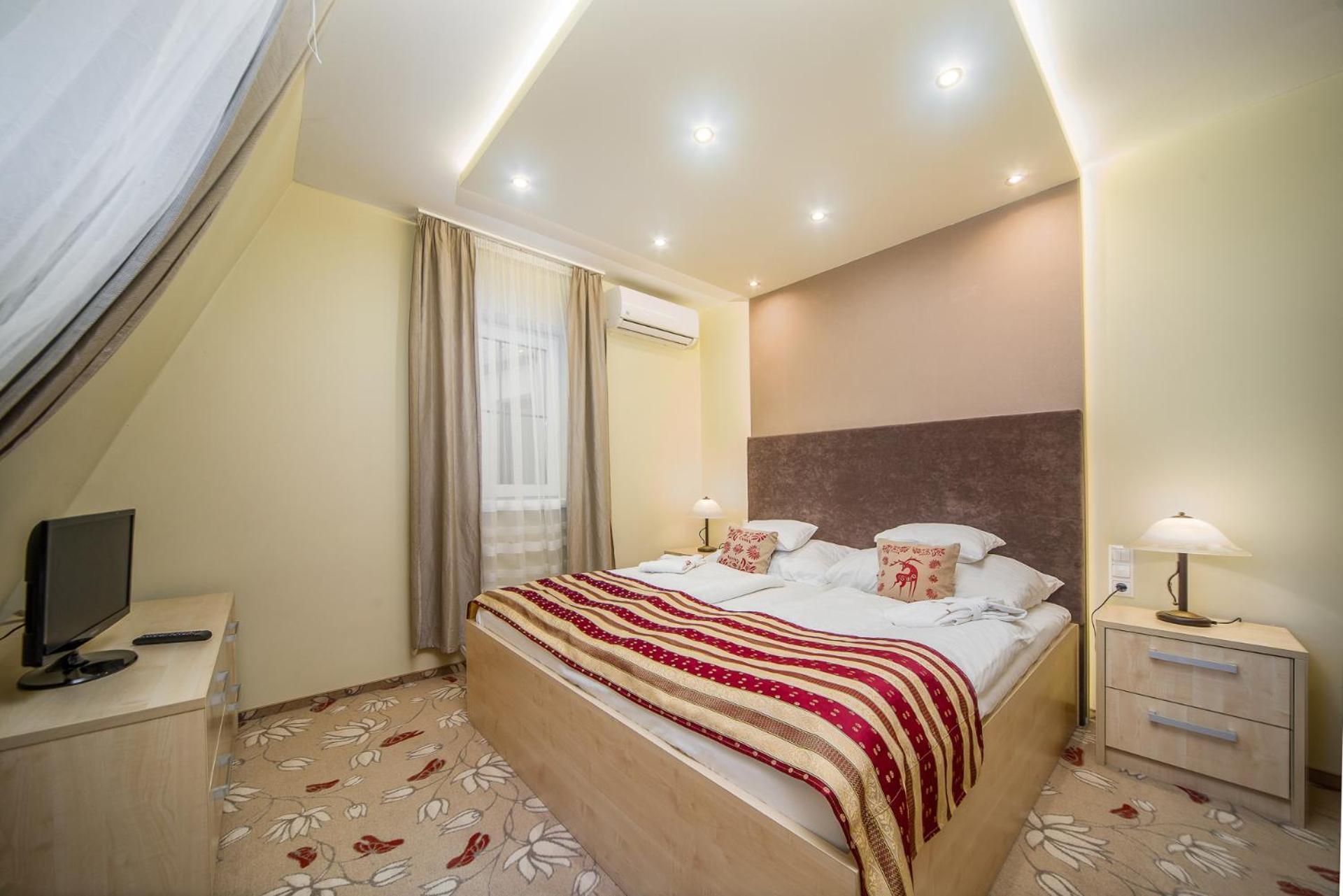 Hotel Piroska Buk Bilik gambar